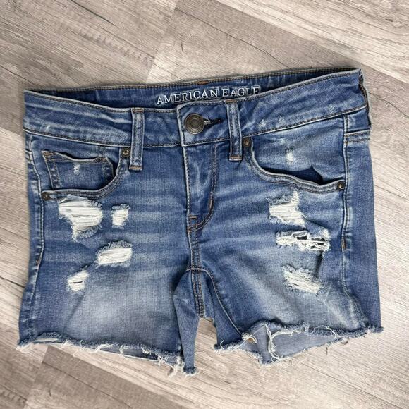 American Eagle Super Low Shortie Distressed Jean Shorts Size 2 - Picture 3 of 5